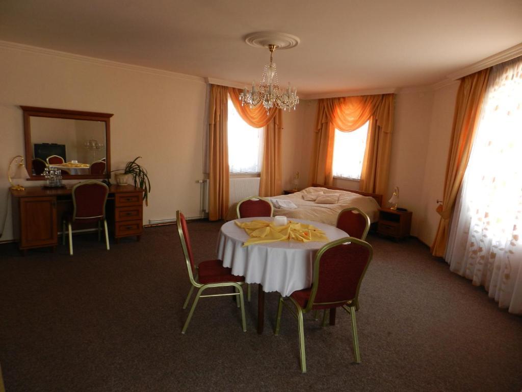 Hotel Restauracja Twist Krosno Room photo